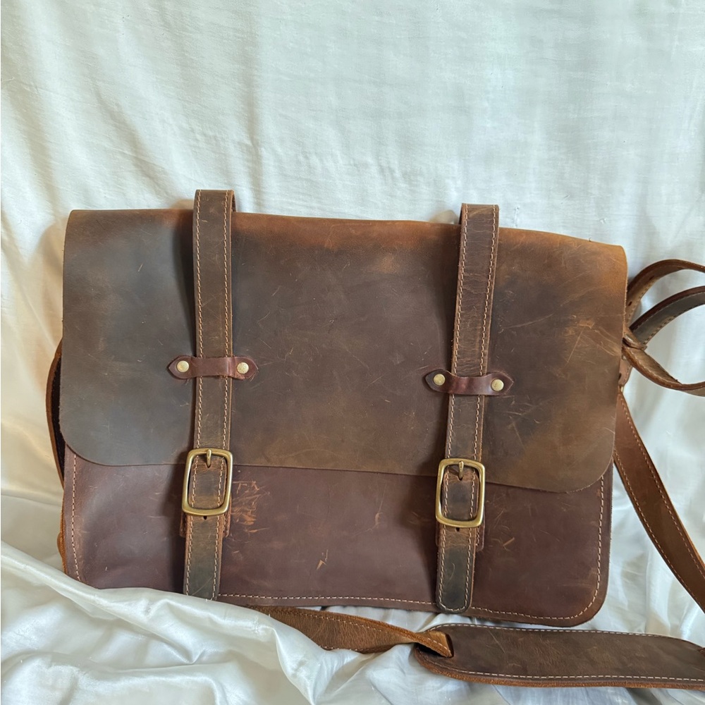 Large Portland Leather Goods messenger bag